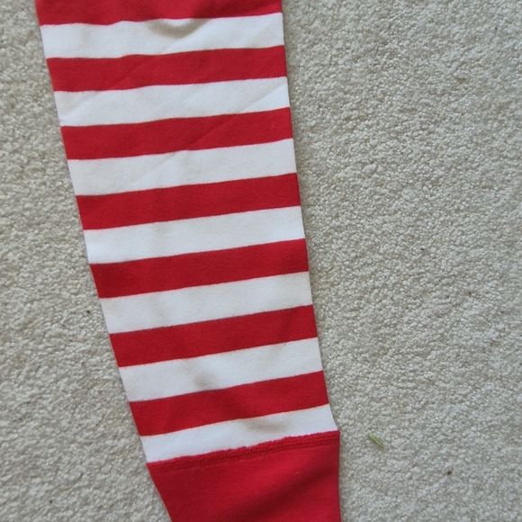Hanna Andersson Red and White Striped Pajamas with Green Accents - Picture 4 of 5